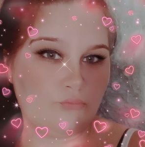 Meet your Posher, Desiree